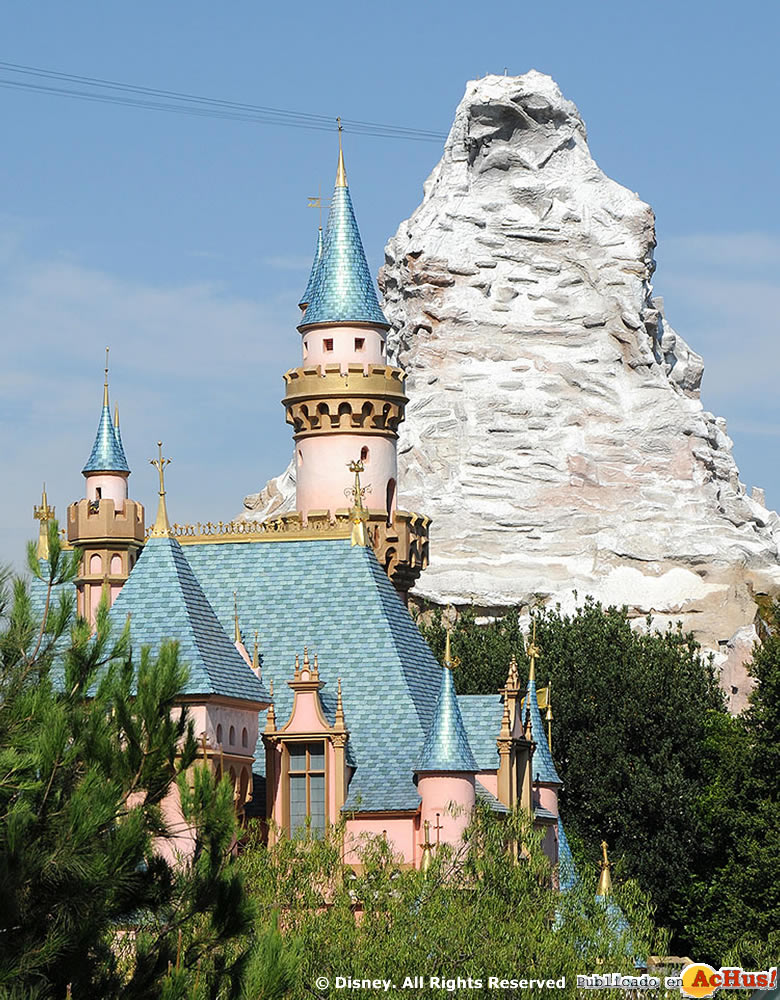 Imagen de Disneyland California  Matterhorn Bobsleds