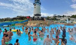 Aqua Natura Benidorm corona el mes de julio con una gran pool party familiar