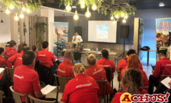 Aqua Natura Benidorm acoge un evento del touroperador británico JET2 con profesionales del sector turístico